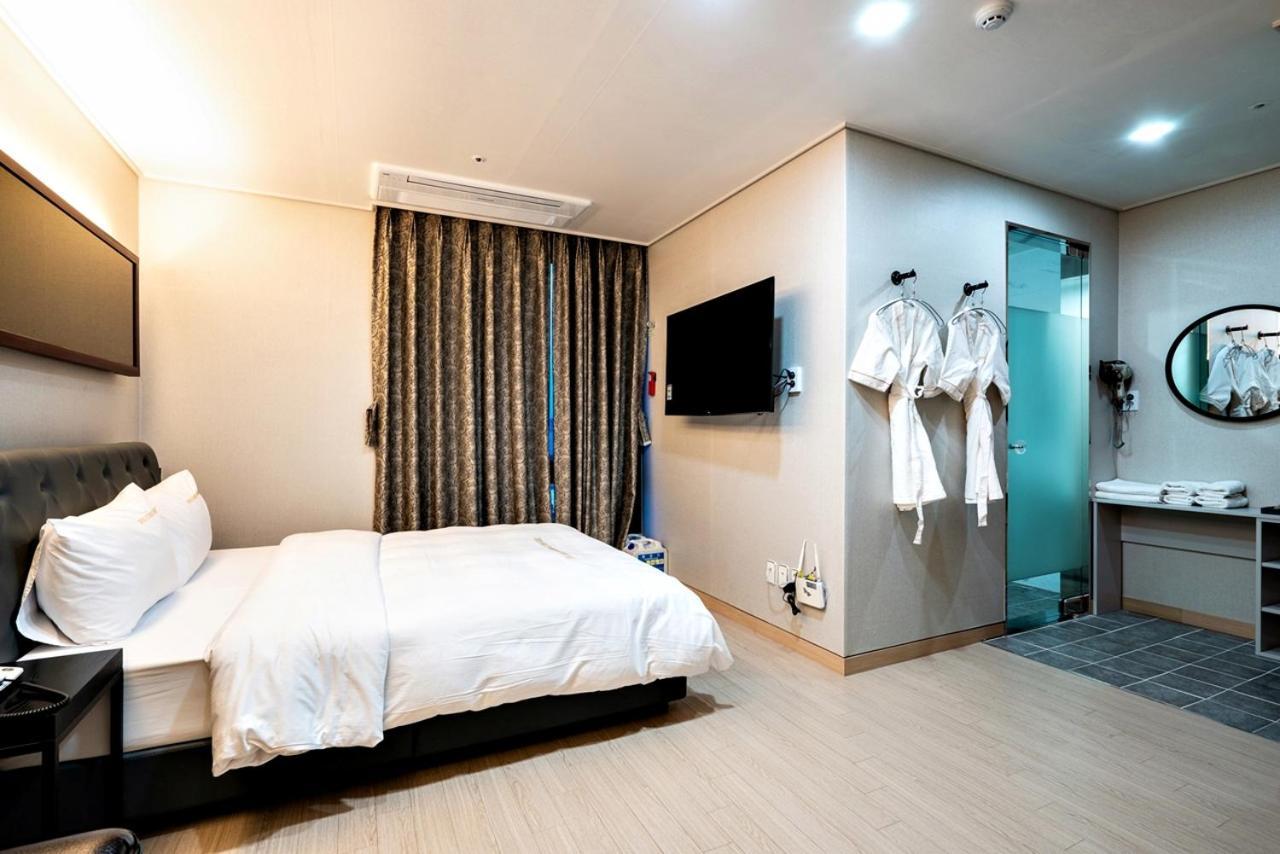 Siheung Seoul Tourist Hotel Buitenkant foto