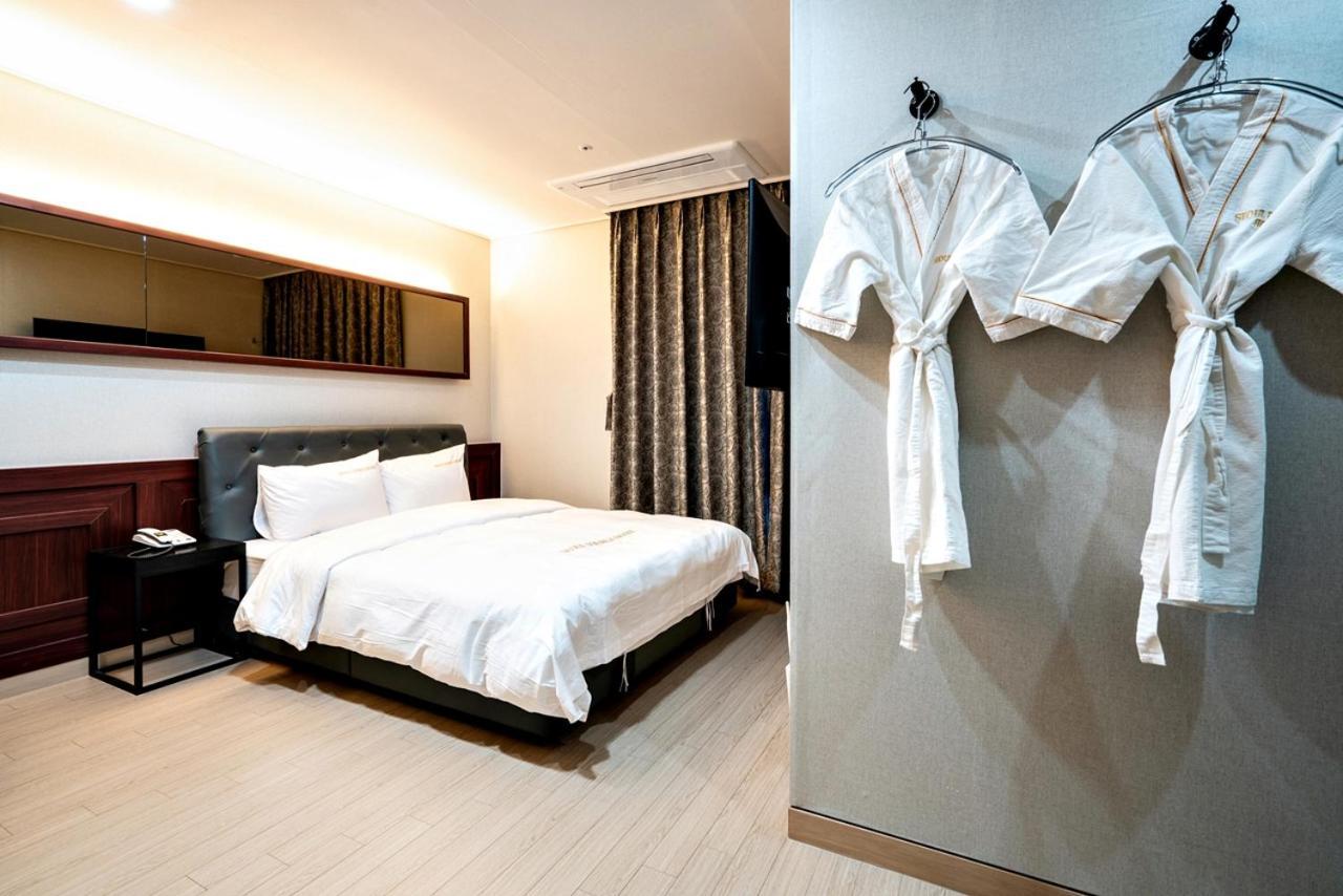 Siheung Seoul Tourist Hotel Buitenkant foto