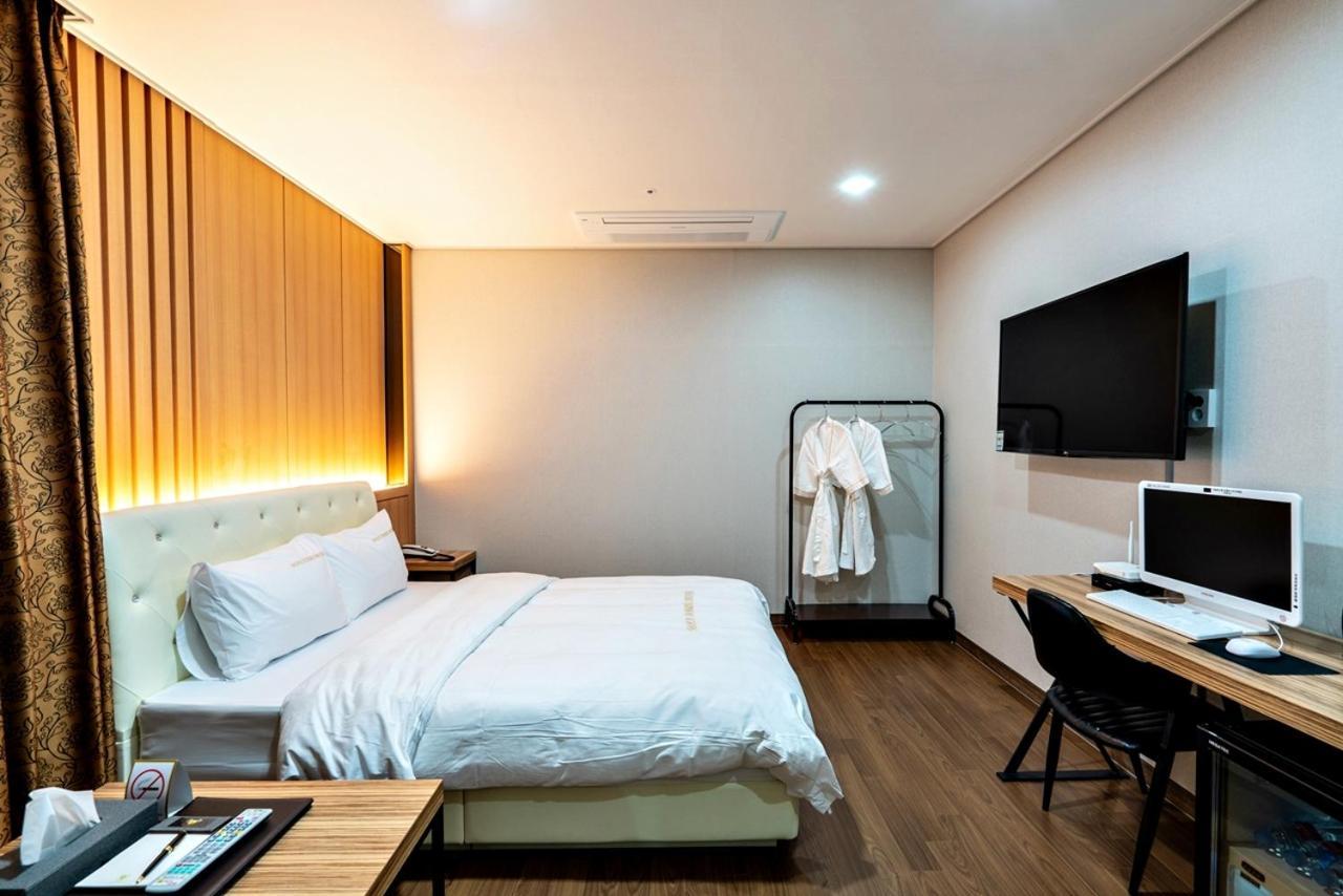 Siheung Seoul Tourist Hotel Buitenkant foto