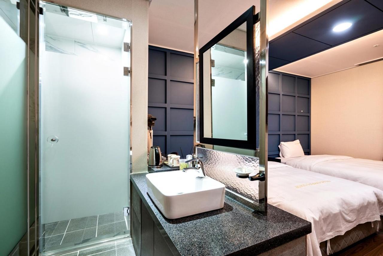 Siheung Seoul Tourist Hotel Buitenkant foto