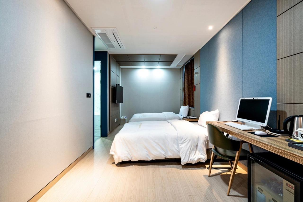 Siheung Seoul Tourist Hotel Buitenkant foto