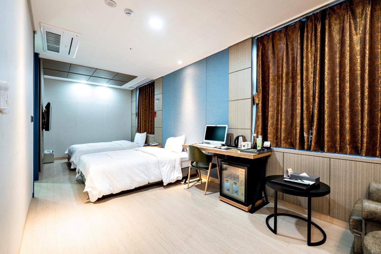 Siheung Seoul Tourist Hotel Buitenkant foto